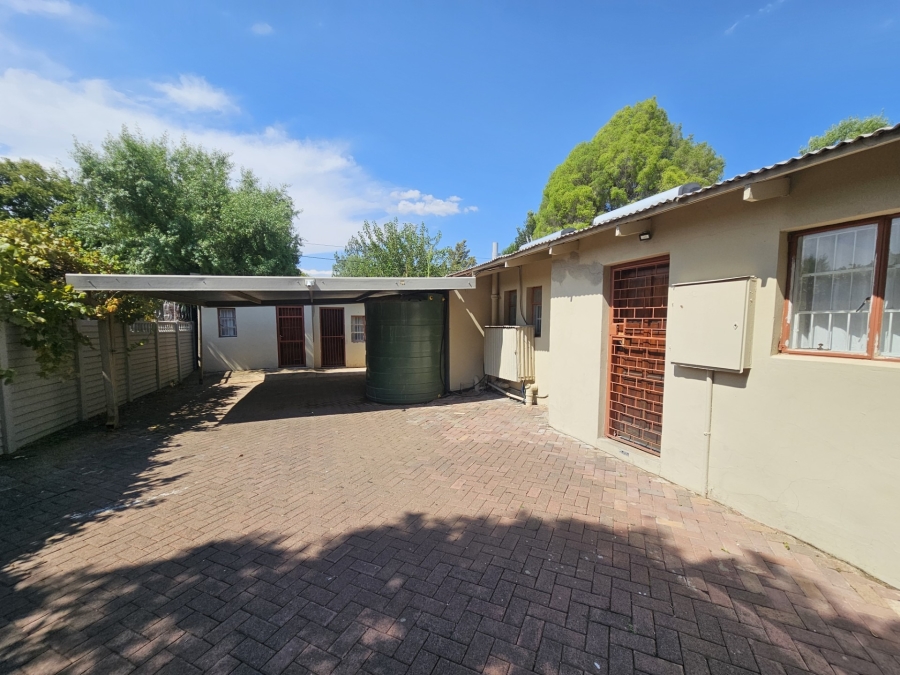 8 Bedroom Property for Sale in Brandwag Free State